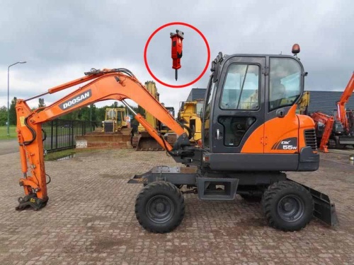 Аренда экскаватора DOOSAN DX55W с гидромолотом