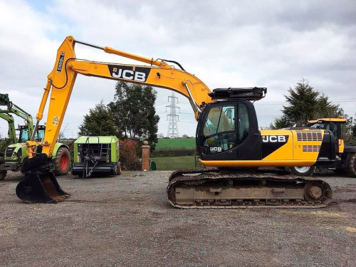 Аренда гусеничного экскаватора JCB JS220